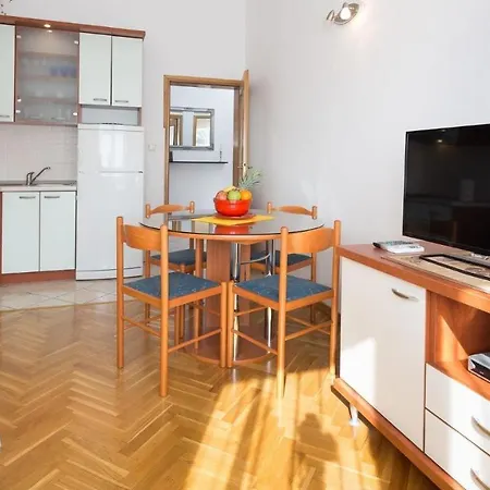 Suzi Apartment *