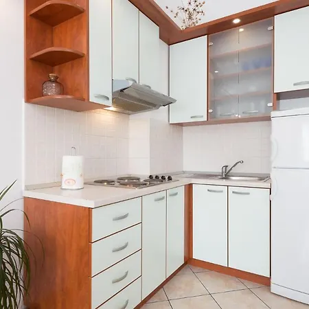 Apartment Suzi Baska Voda